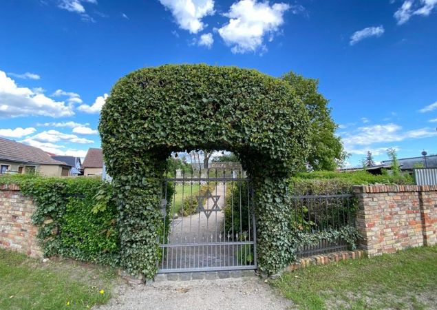 Eingang jüdischer Friedhof Zehdenick, Foto: Tourist-Info Zehdenick, Lizenz: Tourist-Info Zehdenick Eingang jüdischer Friedhof Zehdenick, Foto: Tourist-Info Zehdenick, Lizenz: Tourist-Info Zehdenick