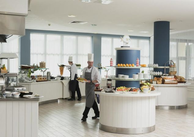 Buffet, Foto: Precise Resort Hafendorf Rheinsberg Buffet, Foto: Precise Resort Hafendorf Rheinsberg