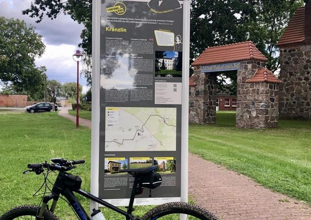 Infostele in Kränzlin, Foto: Itta Olaj, Lizenz: TV Ruppiner Seenland