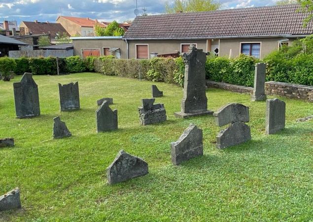 Jüdischer Friedhof Zehdenick, Foto: Tourist-Info Zehdenick, Lizenz: Tourist-Info Zehdenick Jüdischer Friedhof Zehdenick, Foto: Tourist-Info Zehdenick, Lizenz: Tourist-Info Zehdenick