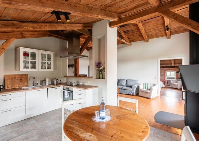 Storchenhof Blumenow - Ferienwohnung Storchennest Wohnküche, Foto: Bryan Reinhard, Lizenz: Storchenhof Blumenow GbR Storchenhof Blumenow - Ferienwohnung Storchennest Wohnküche, Foto: Bryan Reinhard, Lizenz: Storchenhof Blumenow GbR