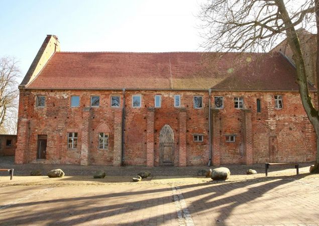 Klostergebäude Außenansicht, Foto: Uwe Halling, Lizenz: Amt Gransee und Gemeinden