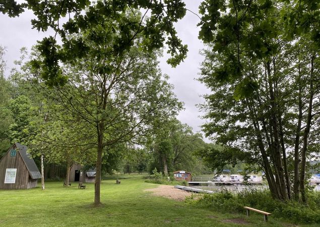 Badestelle am Haussee in Himmelpfort-Pian, Foto: Brit Eismann, Lizenz: REGiO-Nord Badestelle am Haussee in Himmelpfort-Pian, Foto: Brit Eismann, Lizenz: REGiO-Nord