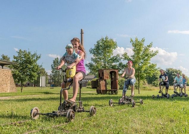 Schienenfahrrad im Ziegeleipark Mildenberg, Foto: Susanne Wernicke, Lizenz: Ziegeleipark Mildenberg Schienenfahrrad im Ziegeleipark Mildenberg, Foto: Susanne Wernicke, Lizenz: Ziegeleipark Mildenberg
