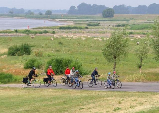 An der Elbe, Foto: Corporate Art, Lizenz: Corporate Art