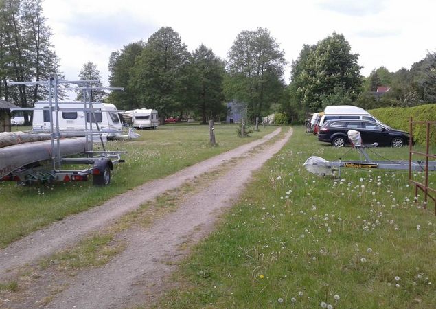 Campingplatz am Röblinsee - Campingwiese, Foto: Jörg Kietzmann, Lizenz: Jörg Kietzmann Campingplatz am Röblinsee - Campingwiese, Foto: Jörg Kietzmann, Lizenz: Jörg Kietzmann