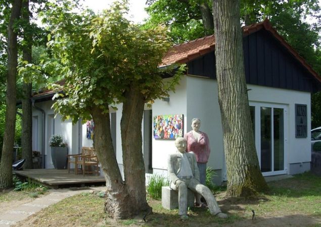 Landhaus Labes, Skulptur, Foto: W. Schmolke, Lizenz: W. Schmolke Landhaus Labes, Skulptur, Foto: W. Schmolke, Lizenz: W. Schmolke