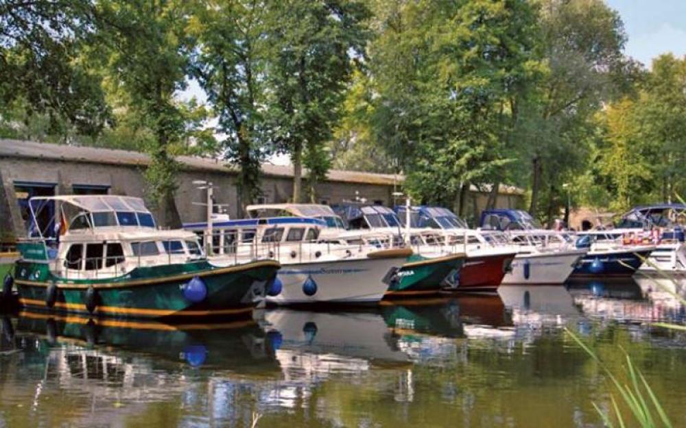 Charteryachten - auch ohne Füherschein Charteryachten - auch ohne Füherschein