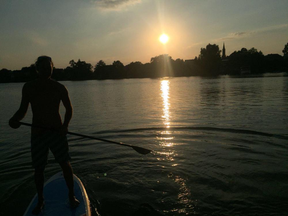 Stand Up Paddler auf den Fürstenberger Seen, Foto: Ahoi SUP