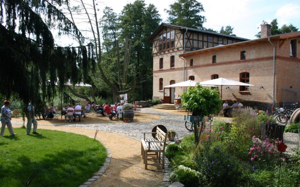 Mühle Tornow - Hofansicht, Foto: Tourismusverband Ruppiner Seenland e.V./Madlen Wetzel Mühle Tornow - Hofansicht, Foto: Tourismusverband Ruppiner Seenland e.V./Madlen Wetzel