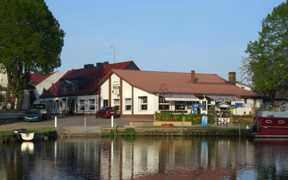 Liegeplatz am Gasthaus "Zur Fähre"