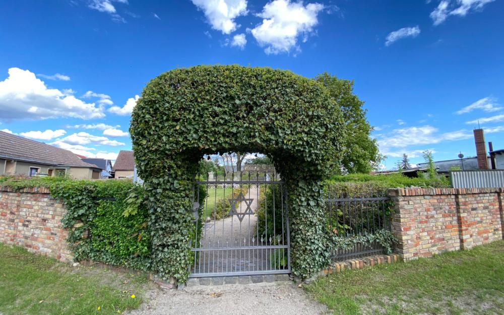 Eingang jüdischer Friedhof Zehdenick, Foto: Tourist-Info Zehdenick, Lizenz: Tourist-Info Zehdenick Eingang jüdischer Friedhof Zehdenick, Foto: Tourist-Info Zehdenick, Lizenz: Tourist-Info Zehdenick