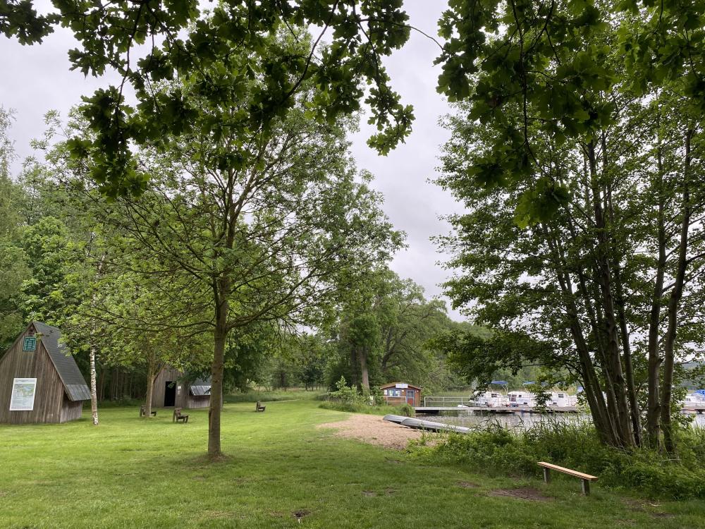 Badestelle am Haussee in Himmelpfort-Pian, Foto: Brit Eismann, Lizenz: REGiO-Nord Badestelle am Haussee in Himmelpfort-Pian, Foto: Brit Eismann, Lizenz: REGiO-Nord