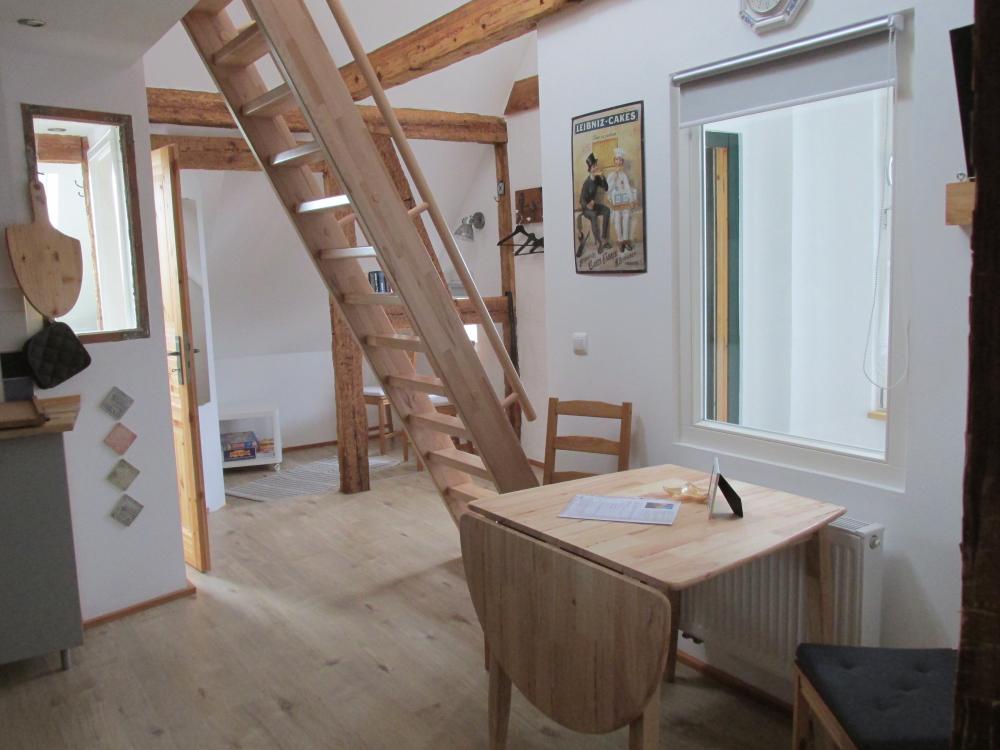 Ferienwohnung Atelier - Treppe zur Schlafebene, Foto: Peter Krajewski, Lizenz: Ella Winkler Voigt und Peter Krajewski Ferienwohnung Atelier - Treppe zur Schlafebene, Foto: Peter Krajewski, Lizenz: Ella Winkler Voigt und Peter Krajewski