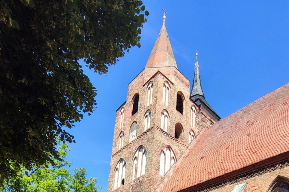 St. Marien-Kirche Gransee – Außenansicht, Foto: Anke Treichel, Lizenz: REGiO-Nord mbH St. Marien-Kirche Gransee – Außenansicht, Foto: Anke Treichel, Lizenz: REGiO-Nord mbH