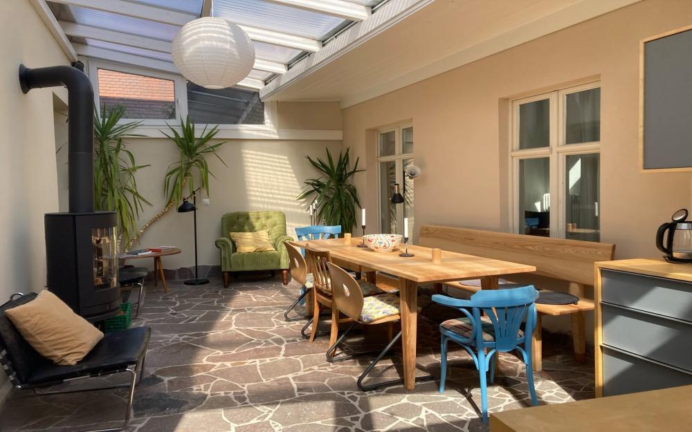Haus Friedolin- Wintergarten mit Küche, Foto: Stefan Klotzbach, Lizenz: Stefan Klotzbach Haus Friedolin- Wintergarten mit Küche, Foto: Stefan Klotzbach, Lizenz: Stefan Klotzbach