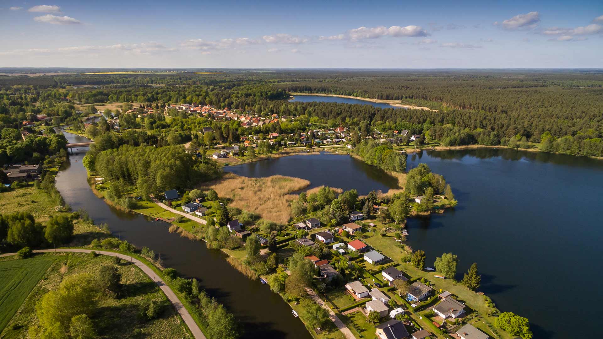 Atemberaubend schöne Tonstichlandschaft